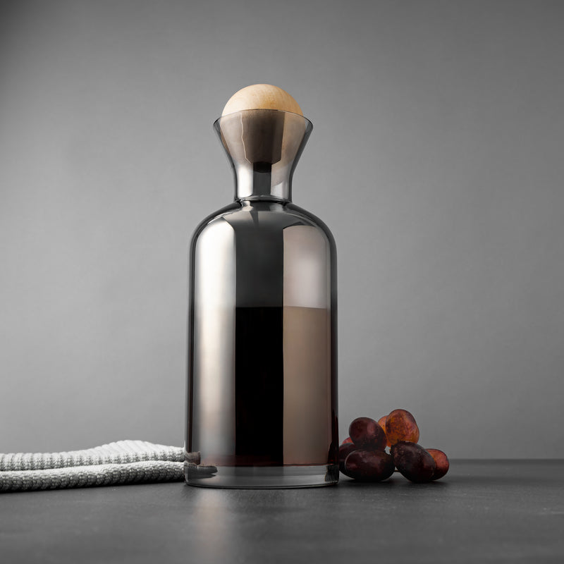 Carafe with Rubber Wood Stopper