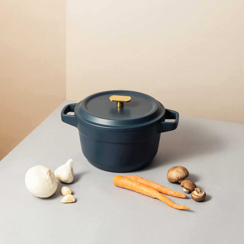 5.5 qt Non-stick Dutch Oven