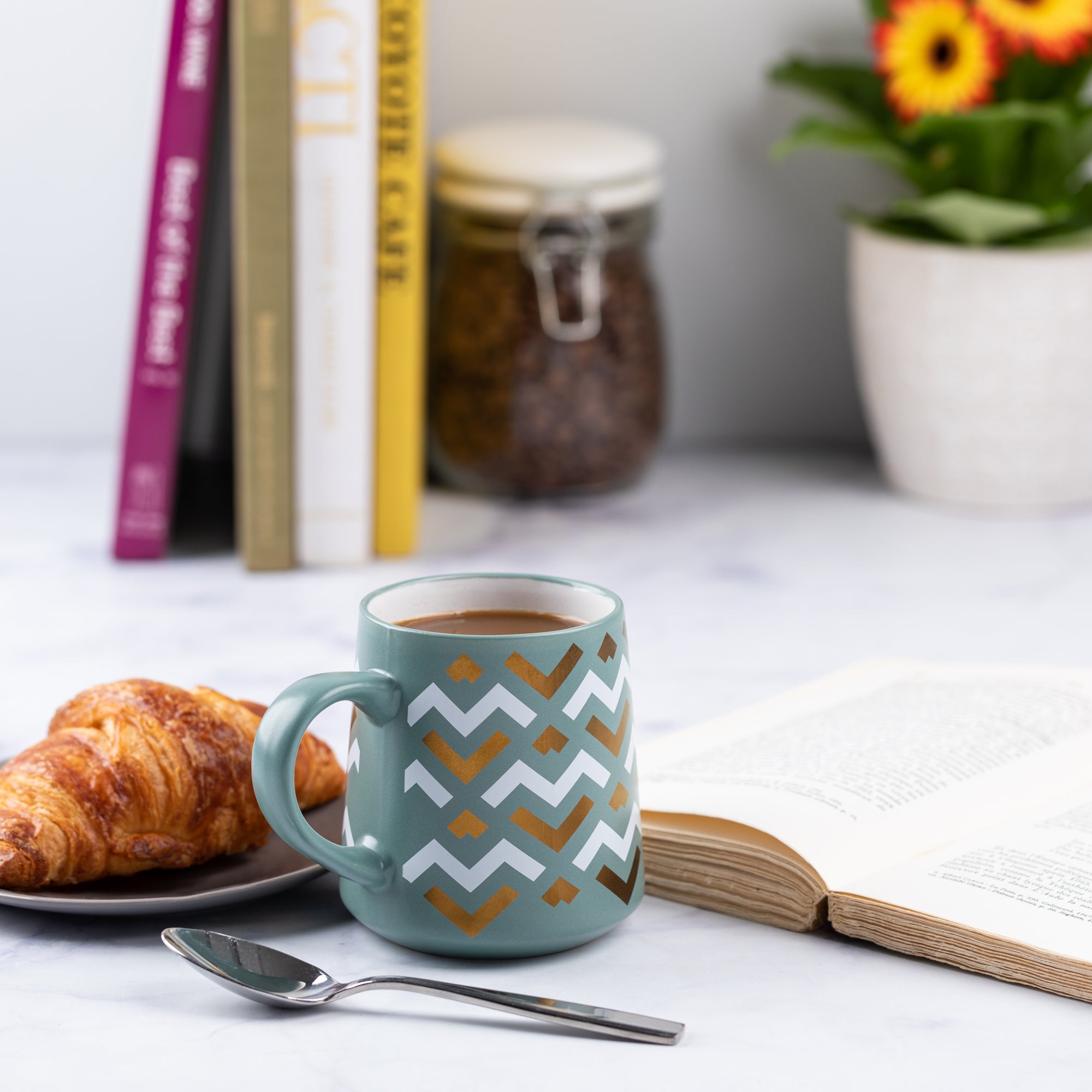 Green & Gold Chevron Ceramic Mug, Set of – Thyme&Table